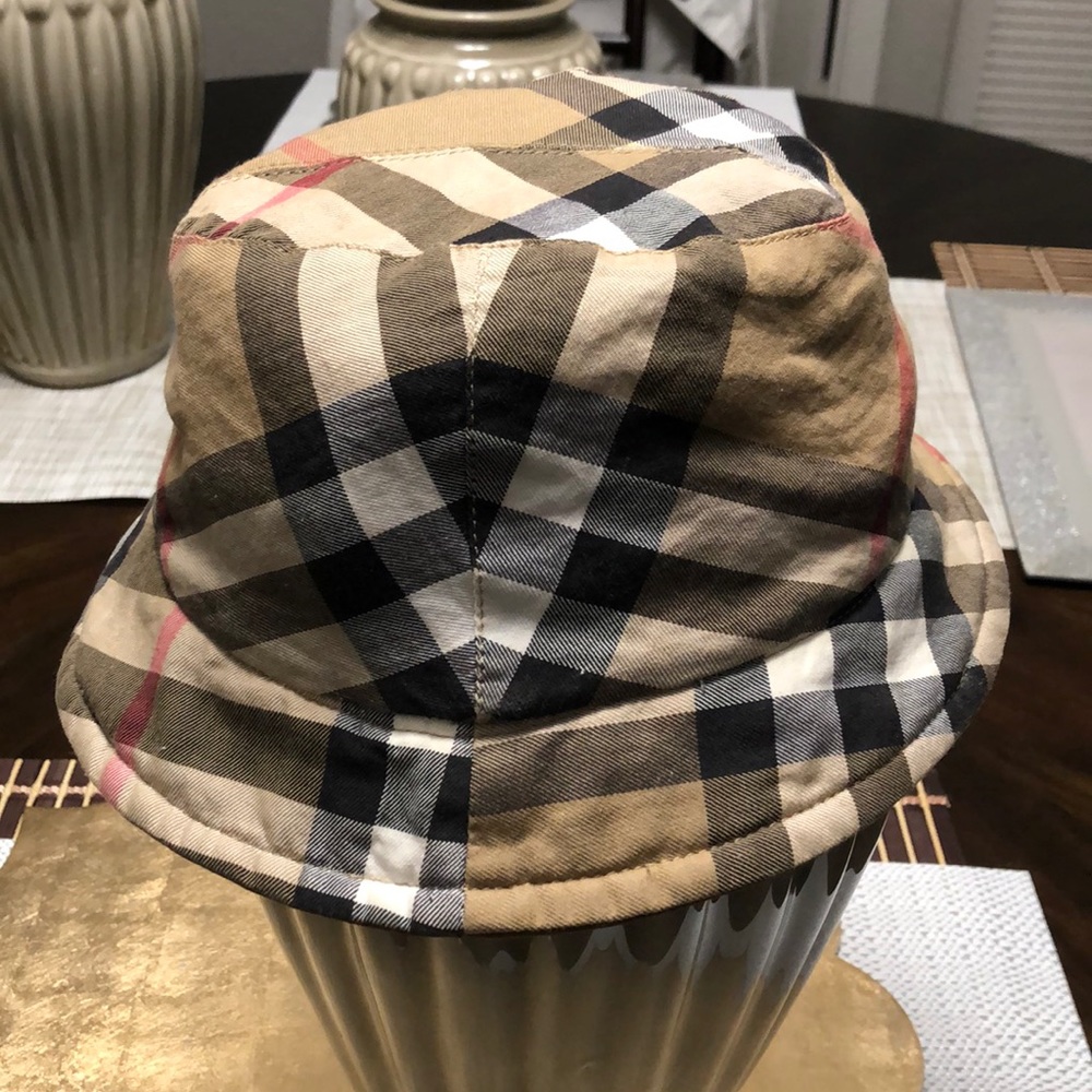 Burberry reversible hat